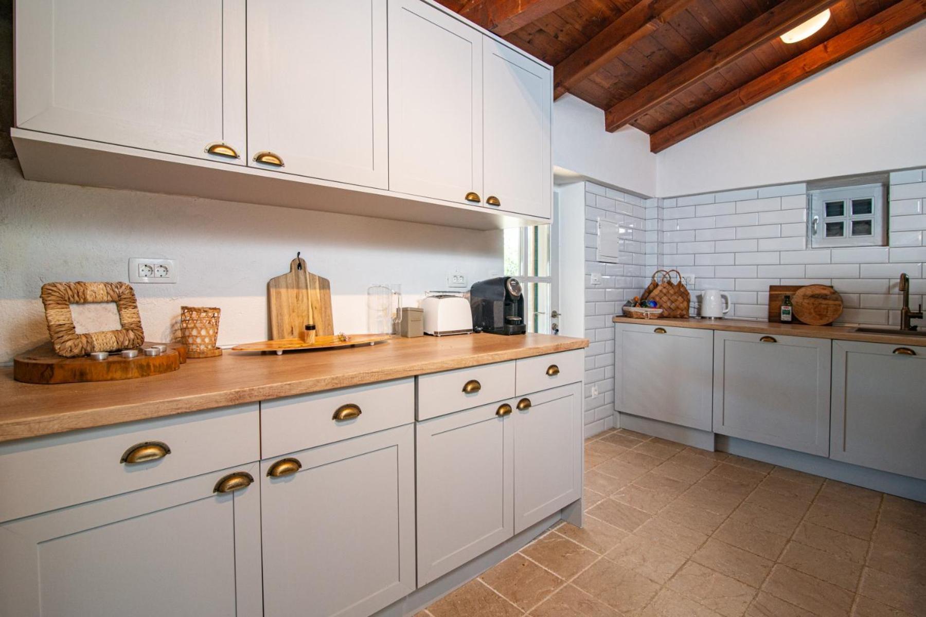 Private Cottage In Olive Grove With Heated Pool Vinisce ภายนอก รูปภาพ
